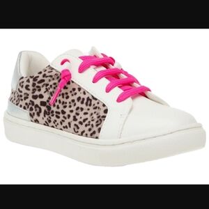 NWOT Dolce Vita Salister Sneakers Girls Sz. 5